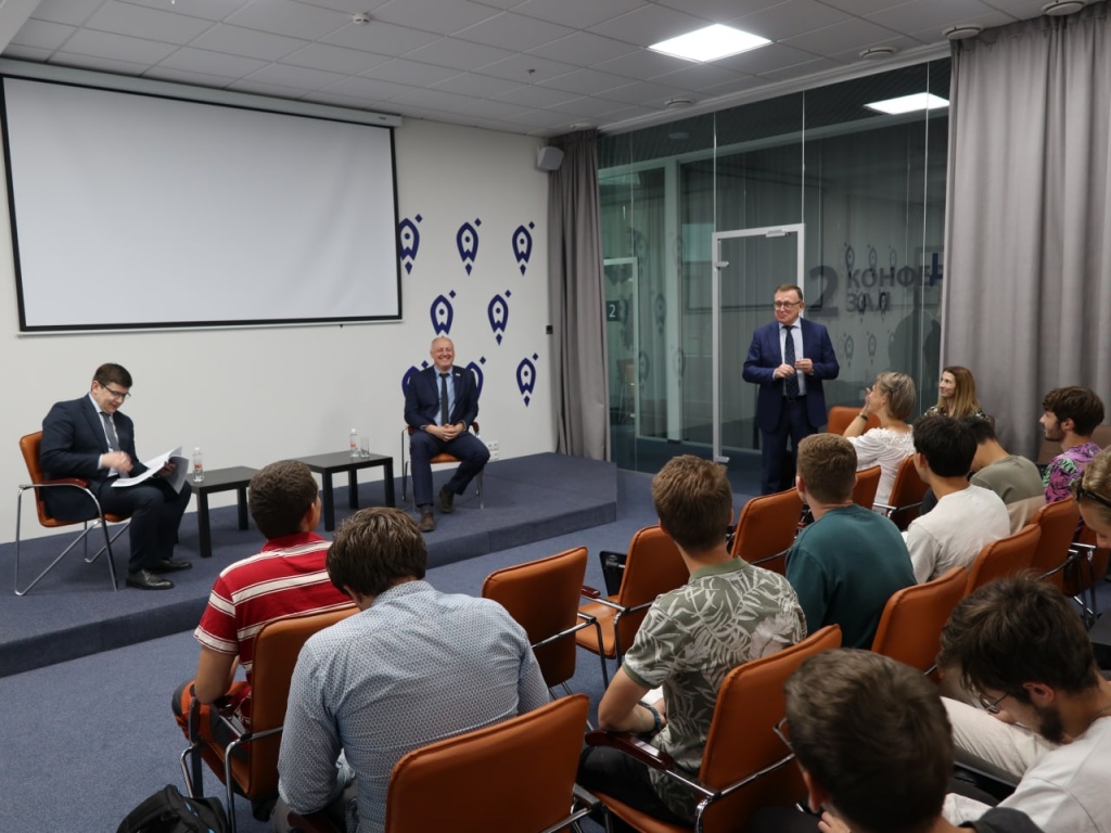 Студенты МГУ имени Ломоносова познакомились с промышленно-экономическим потенциалом Челябинской области