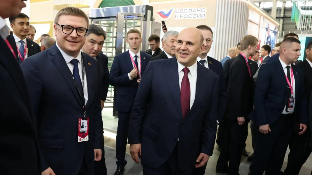 Михаил Мишустин посетил стенд Челябинской области на Международной промышленной выставке ИННОПРОМ