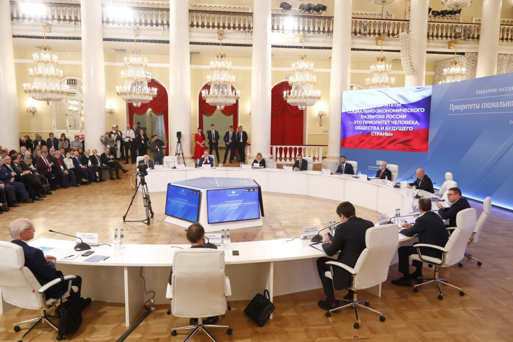 Алексей Текслер представил в Госдуме предложения по ускорению технологического развития и повышению производительности труда