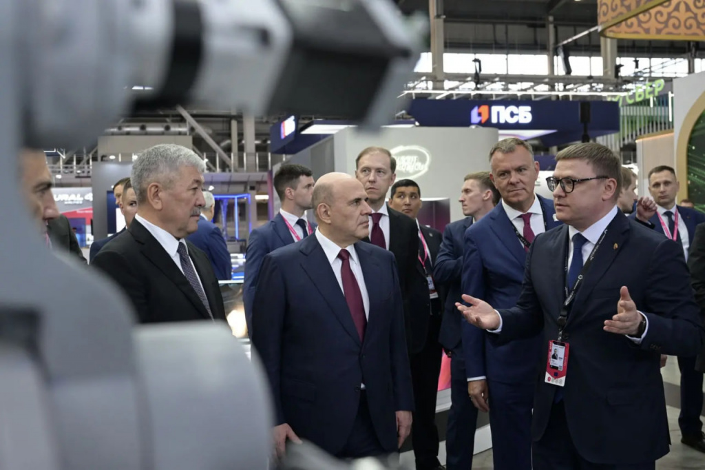 Алексей Текслер подвел итоги первого дня работы делегации Челябинской области на ИННОПРОМ-2026