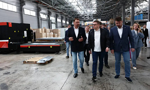 Губернатор оценил производство участника федпроекта «Производительность труда» в Златоусте Губернатор оценил производство участника федпроекта «Производительность труда» в Златоусте